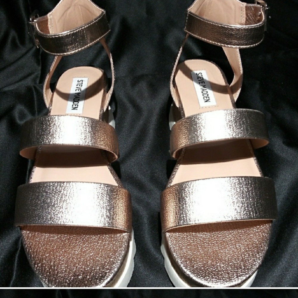 **SOLD** Rose Gold Steve Madden Strappy platform - Picture 6 of 7